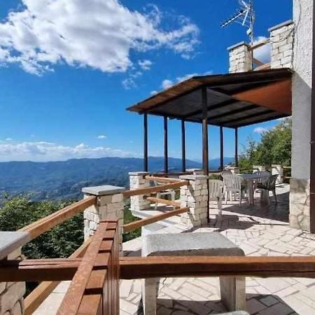 casavacanzeleviste Serrone Exterior foto
