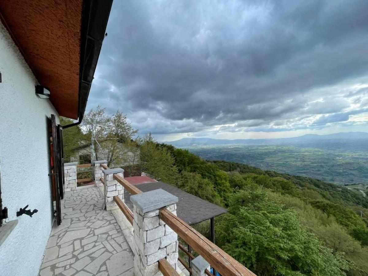 casavacanzeleviste Serrone Exterior foto